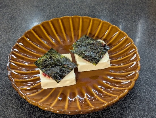 クリームチーズと梅干しの岩のりアペタイザー